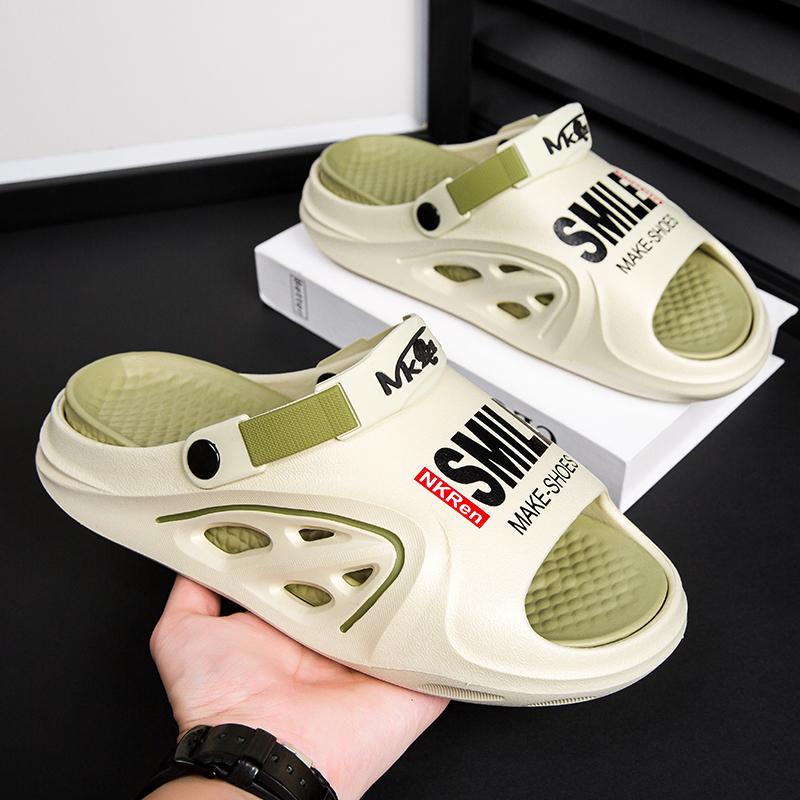 Fashion Thick Sole Summer Beach Slides Mens Bath Anti-Slip Slipper Large Size Soft Sandals Fashion Men Flip-Flops Cartoon Bear Shoe