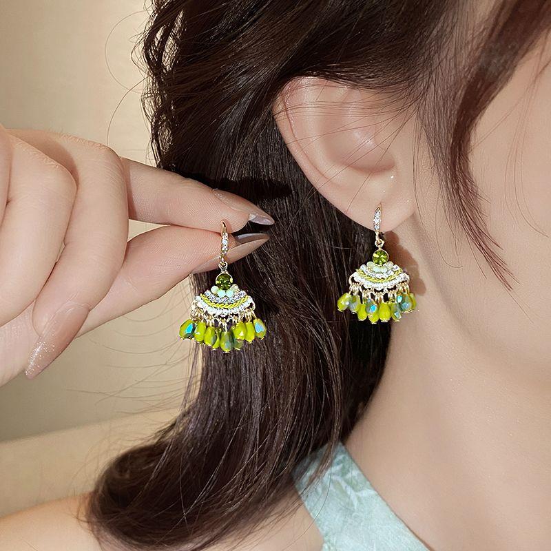 

Bohemia Style Green Crystal Tassel Ear Hook Earrings Female Stylish Niche Earrings Seaside Vacation Style Earrings Green Crystal ~ Bohemia Wind