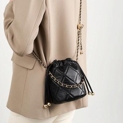 Genuine Leather Shoulder Bag  Crossbody Bucket Bags  Versatile Portable Small Chain  New  Premium