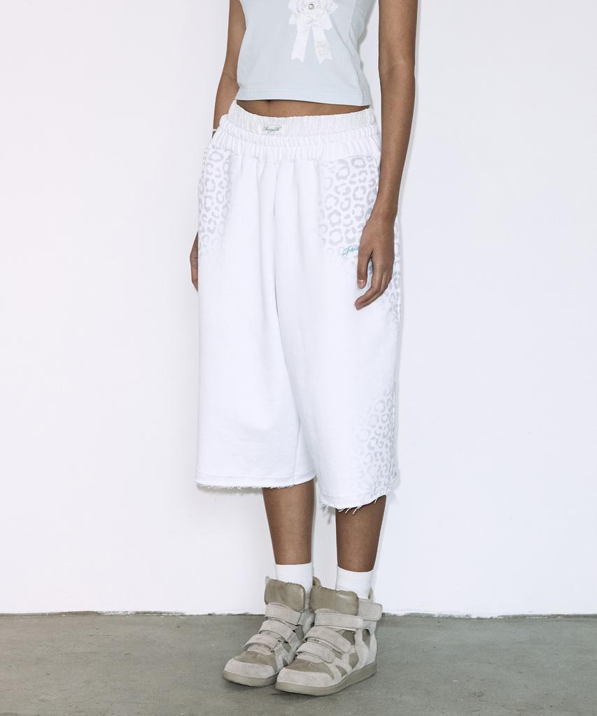 FANCY CLUB Leopard Sagging Bermuda Shorts (White) F26Qd403