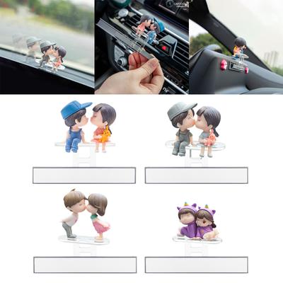 Ornament na auto Posuvný kreslený pár Dekor Dekorace interiéru auta Dekor palubní desky Roztomilá figurka Ornament Auto příslušenství