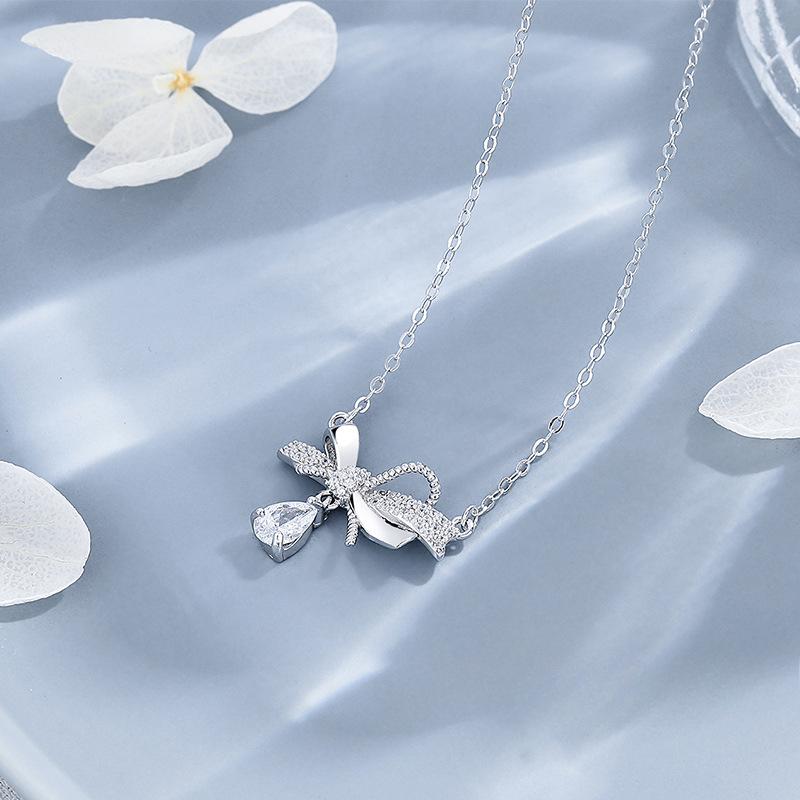 Temperament Bow Knot Water Drop Necklace for Women, Light Luxury, High Grade, Elegant, Versatile Clavicle Chain