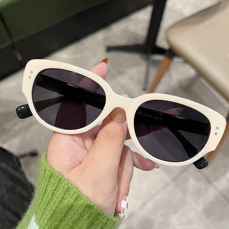 

Women s Latest Fashion Design Sunglasses Round Framed Cat Eye Shape Glasses for Men Female Large Outdoor UV400 Protection Sun Eyeglasses As picture shown