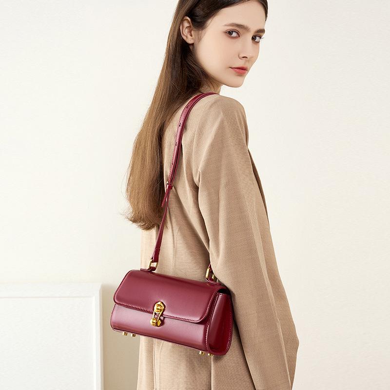 2025 Women's French Baguette Bag: Genuine Leather Crossbody Underarm Bag for Spring/Summer