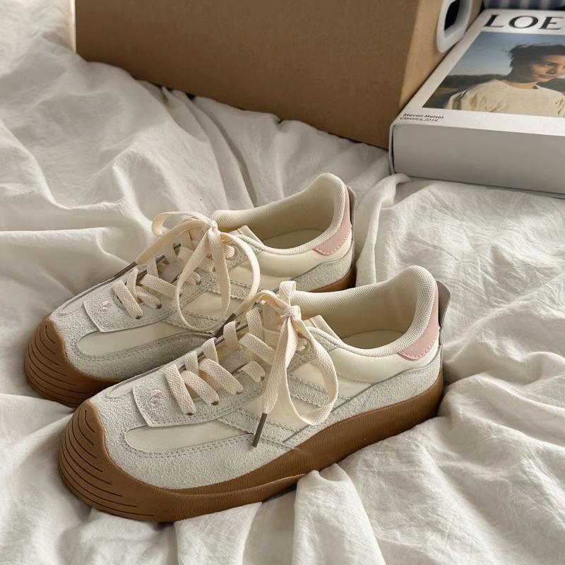 

Niche high-end moral training shoes for women s autumn new board shoes, thick-soled breathable casual sports shoes for women 40