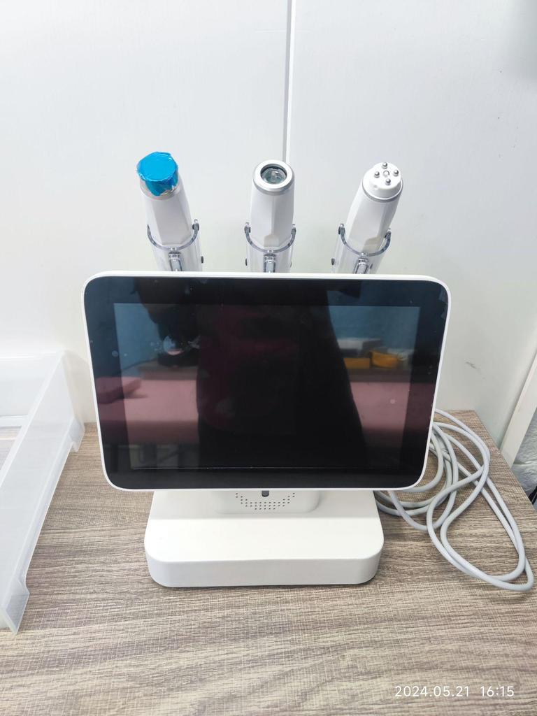 Oxygen Bubble Device: Whitening, Rejuvenating, Lifting, Firming, Deep Hydration - Exclusive to Beauty Salons.