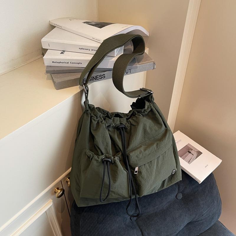 Fashion nylon shoulder bag new simple drawstring messenger bag versatile large capacity lightweight tote bag