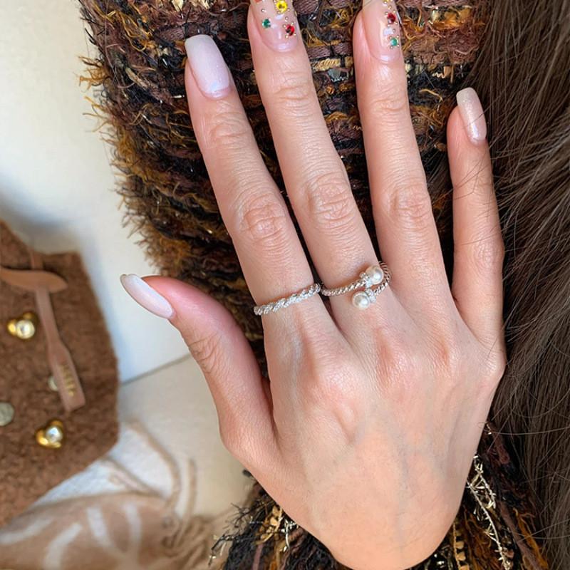 Design Open Elegant Pearl Ring For Women Distinctive Copper Fashion Statement Jewelry