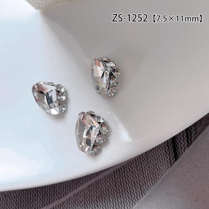 

Прозрачные хрустальные стразы для нейл-арта: Супер Флэш Квадрат, Кривое Сердце, Овал и Специальные Формы