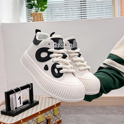 2024 Frühjahr neue koreanische Version ins atmungsaktive kleine weiße Schuhe Damen Low-Top Casual Board Schuhe Plattform-Sohlen vielseitige Panda Schuhe M21