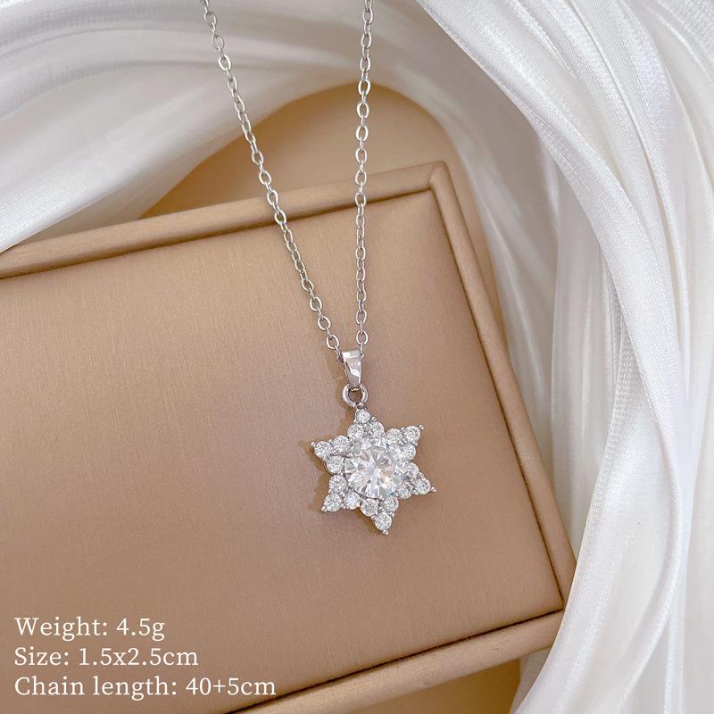 Micro-Inlaid Light Luxury Zircon Snowflake Cute Exquisite Micro-Inlaid Necklace Women'S Fashion Trend Collarbone Chain Manufacturer