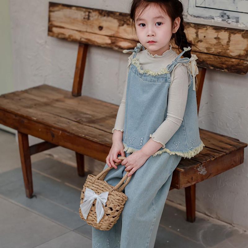Fashionable Cute Bow Kids Handbag Stylish Woven Design Breathable Material For Boys And Girls