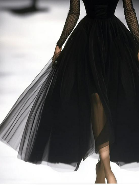 Gonna Lunga in Pizzo Nero Francese Vintage