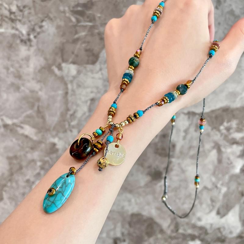Turquoise Oval Beaded Necklace – Ethnic, Colorful, Retro Clavicle Chain for Women.