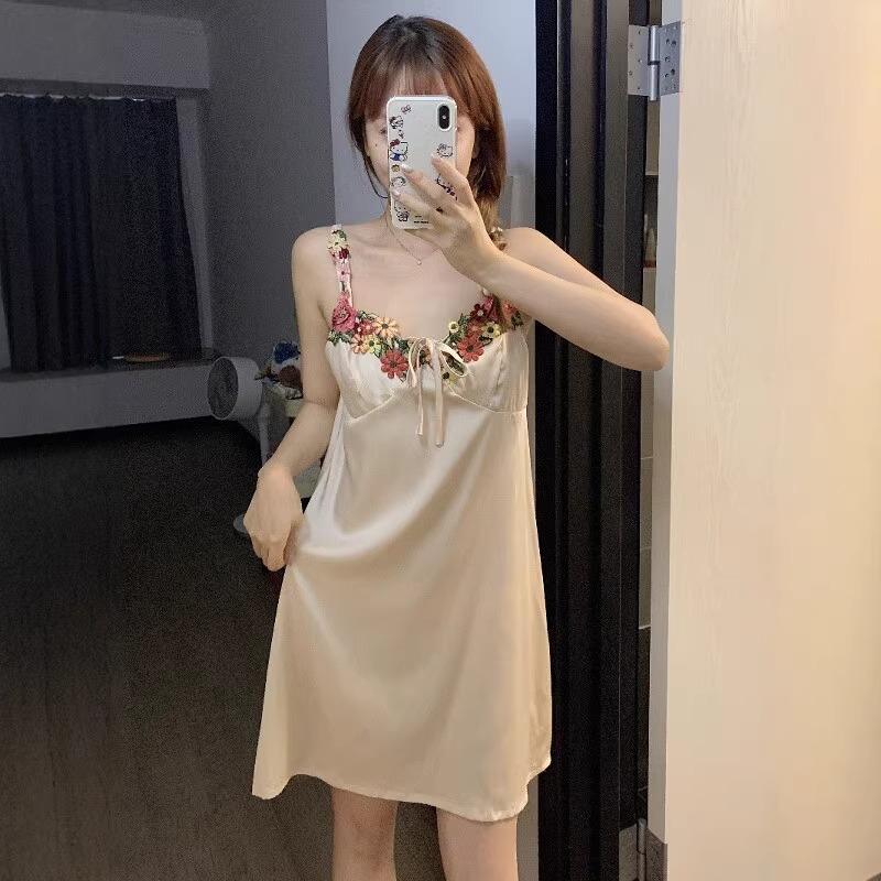 

Premium lace ice silk suspender nightdress summer sexy pajamas women s pure desire wind with chest pad new loungewear M