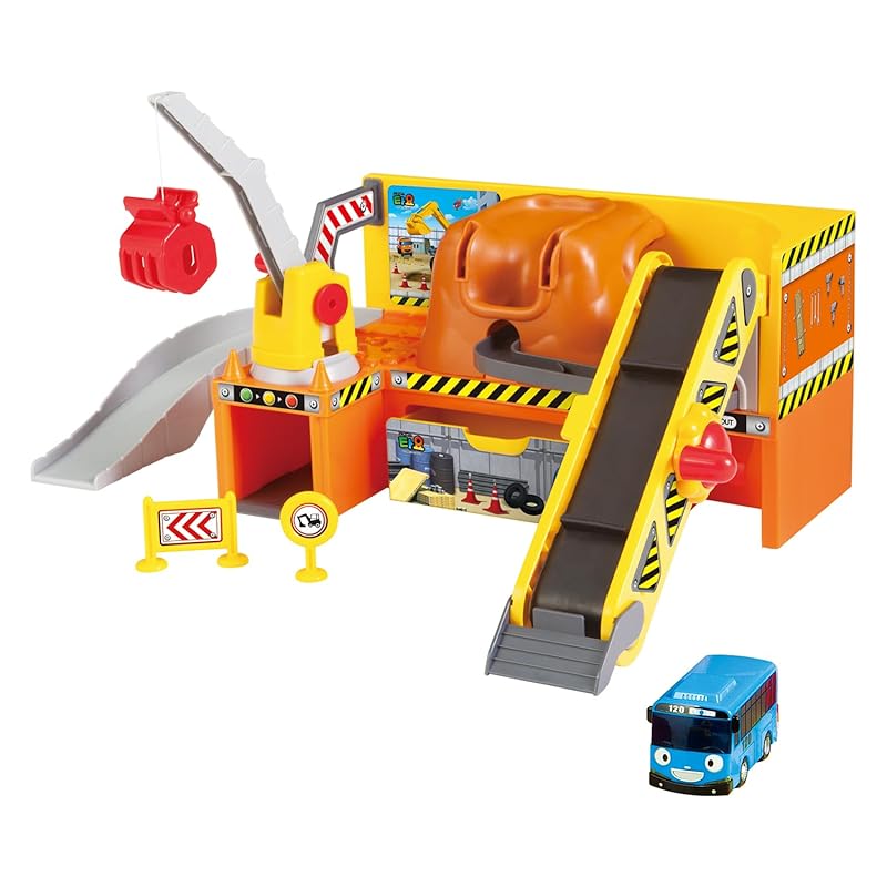 BANDAI Little Bus Tayo: Strong Construction Site Playset (Ages 3 and Up)