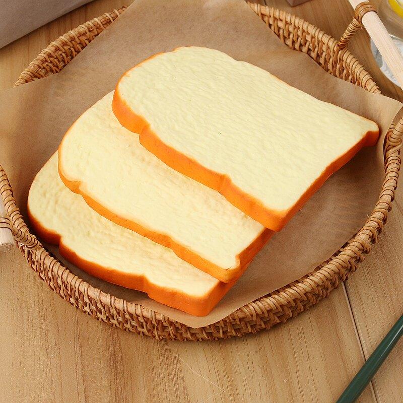 2Pcs Fake Toast Slice Artificial Toast Faux Bread Simulation Cake Food Model Bakery Window Display Pography Props Table Decor