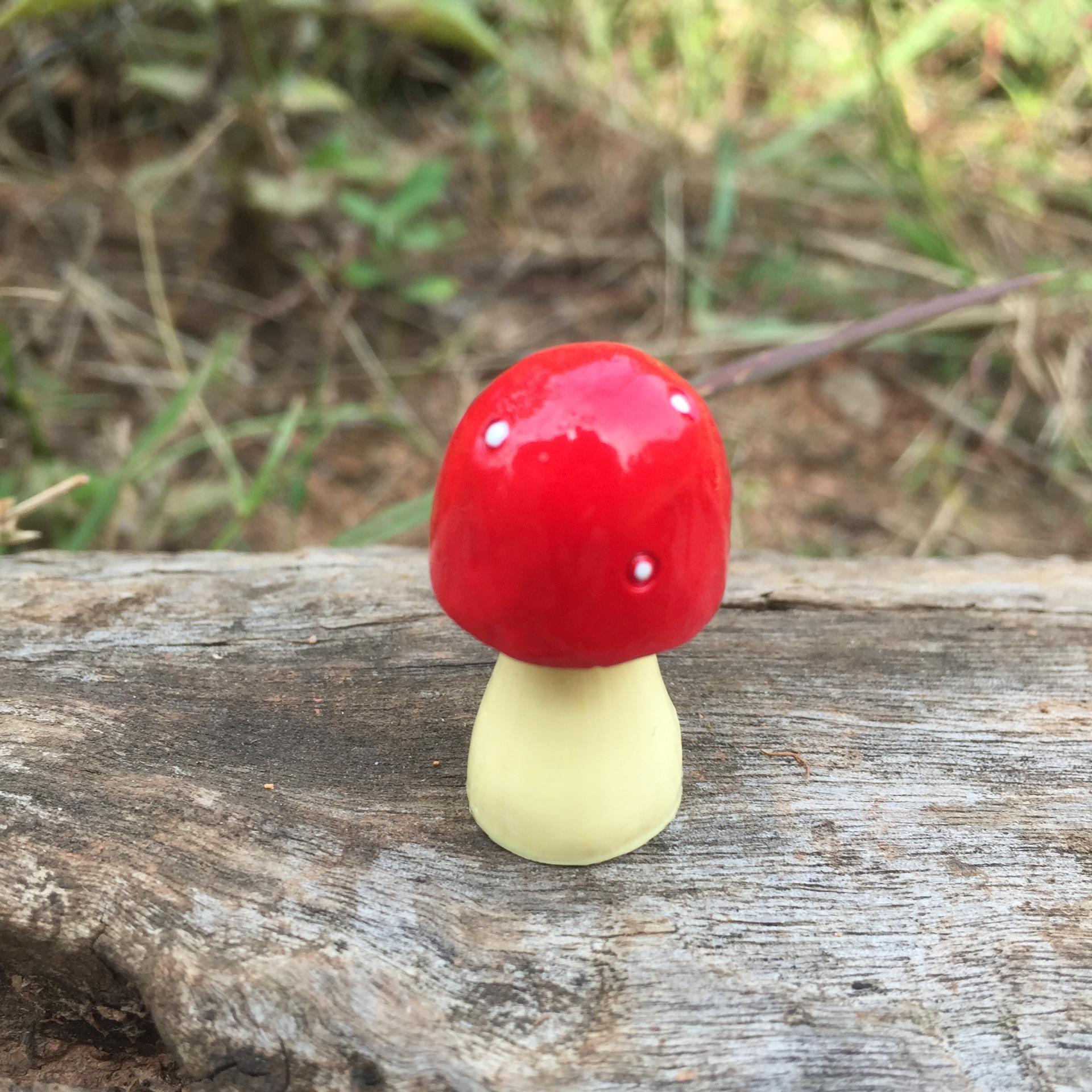 Micro-Landscape Mushroom Resin Ornament for Succulent Pot Decoration Red