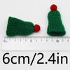 10 STÜCKE 4x6cm Mini Weihnachtsstrickmütze Plüschgarn Fingerhut Weihnachtsdekoration Feiertag Handgefertigt DIY Anhänger