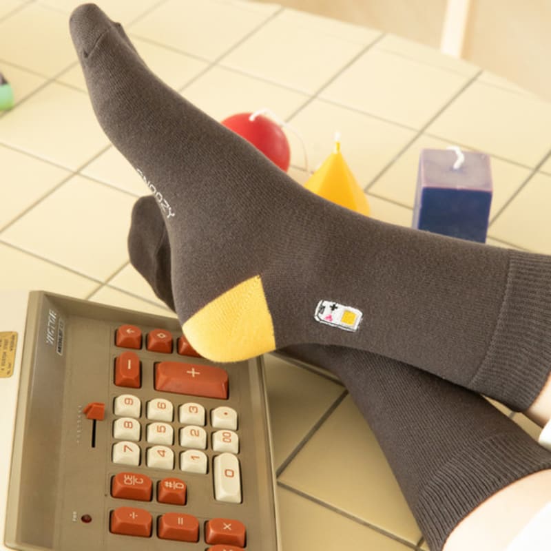 SNOOZY Game Console Embroidered Socks (Khaki Brown)