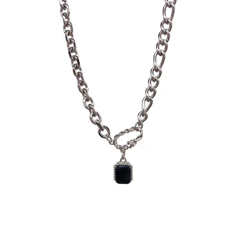 Cold Wind Irregular Black Gem Necklace Pendant ins Simple Sweet Premium Clavicle Chain
