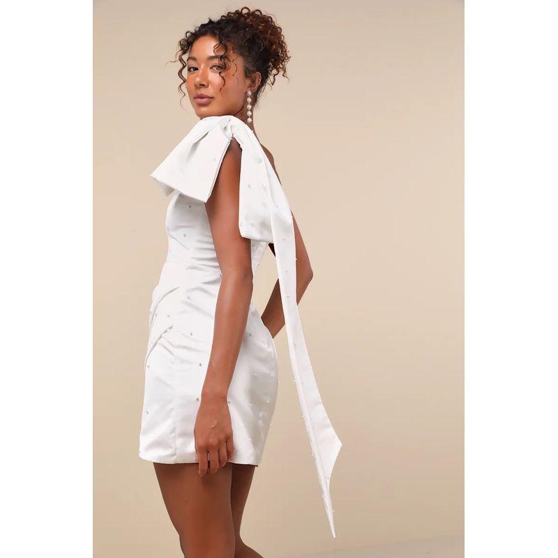 

Экспорт Одноплечевая сумка кроссбоди от Single Lu, сексуальная, изящная и модная, с жемчужными бантами, нишевый дизайн, короткое платье, женское White XL