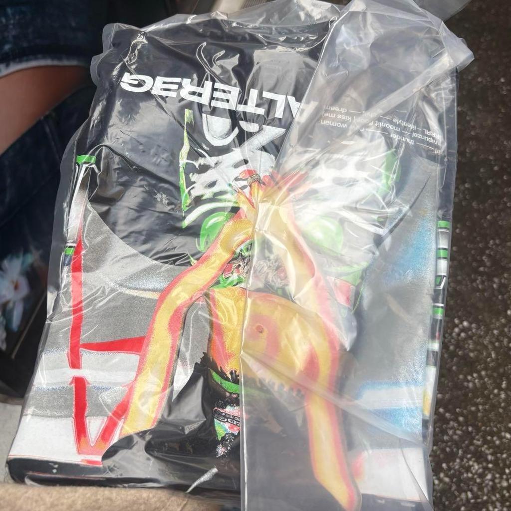 [USED] LISA × Alter Ego S size T-shirt