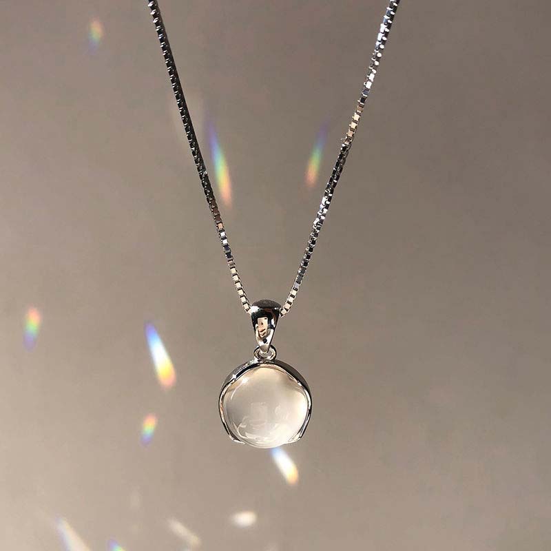 White Quartzite Necklace Luxury Gentle Oval Shape Opal Stone Pendant Necklace Collarbone Chain For Women Personality Collar Jewelry Accessories