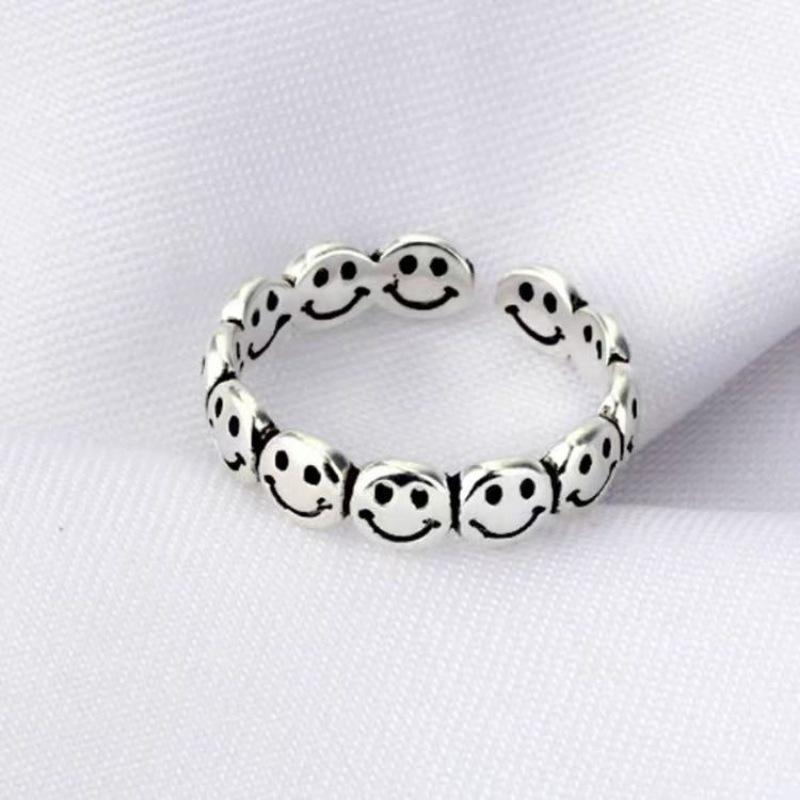 Cross-Inspired Smiling Face Women's Retro Ring - Vintage Style