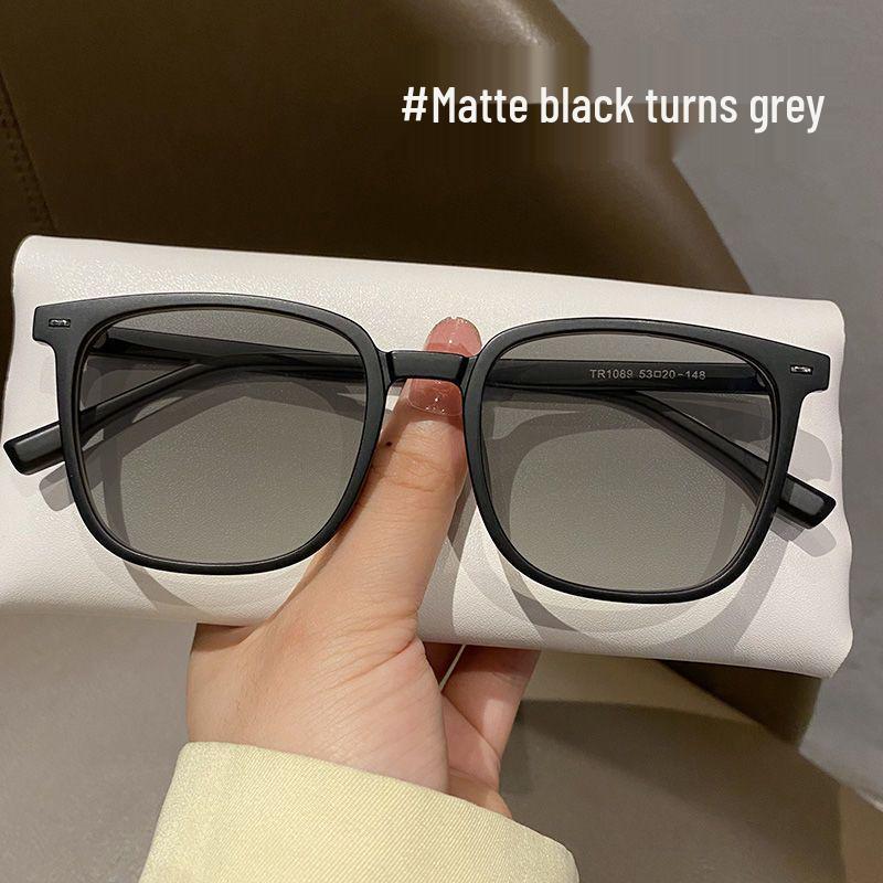 Retro Square Frame Color-Changing Glasses - Anti-Blue Light, Myopia-Friendly for Men and Women