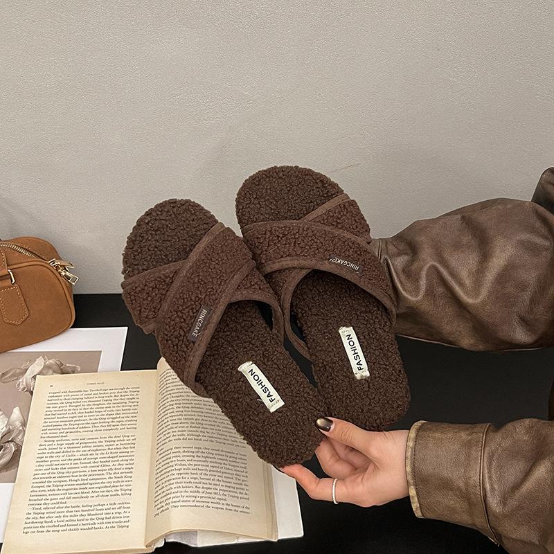 One-word Women Wear 2025 Autumn New Outdoor Thick Bottom Internet Celebrity Warm Lamb Wool Slippers