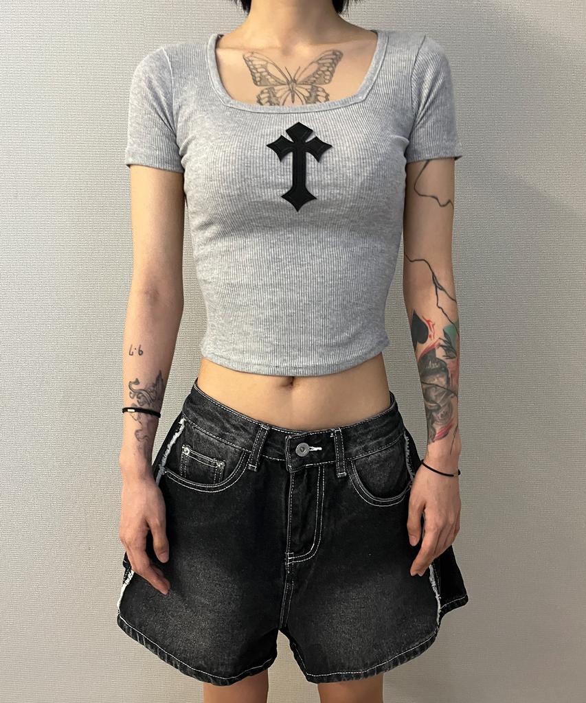 Bonseullipi Cross Square Neck T-Shirt (Gray)