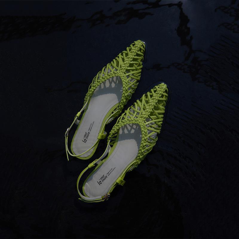 

Niche light luxury 2025 summer handmade women s shoes foreign trade retro women s shoes cool slippers outer wear rough heel weaving cool 40 зелёный