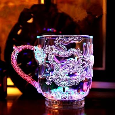 1 pz Tazze Luminose Drago Birra Vino Whisky LED Luminescenti 285ml Bicchiere da Bere Tazze Alimentate a Batteria Acrilico Regali Forniture per Feste
