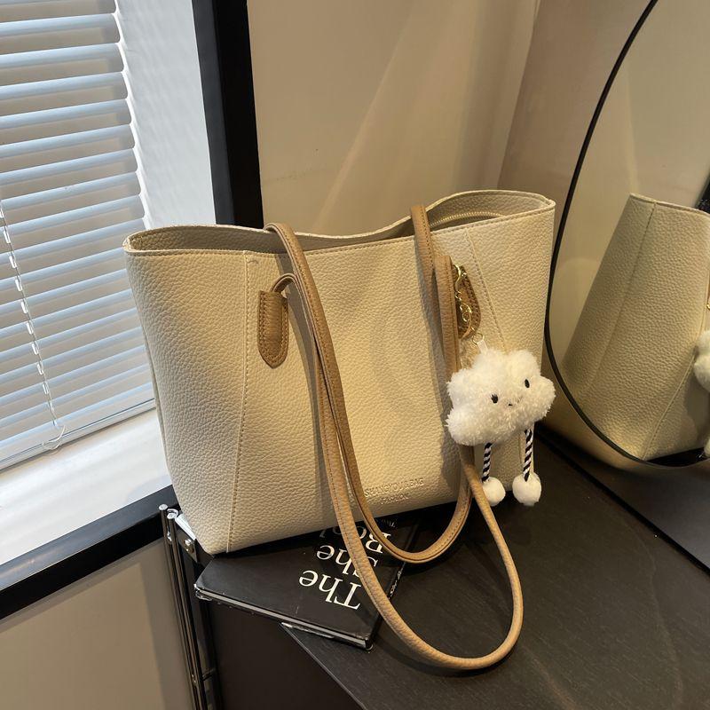 Einfache Große Damenhandtasche Herbst Winter Vintage Vielseitige Schultertasche Große Kapazität Pendler Tragetasche