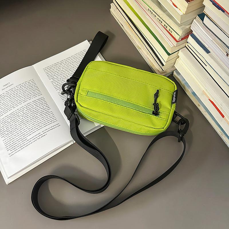 

Simple texture small square bag men s and women s casual shoulder bag hand bag messenger bag mobile phone bag outdoor sports breast bag зелений