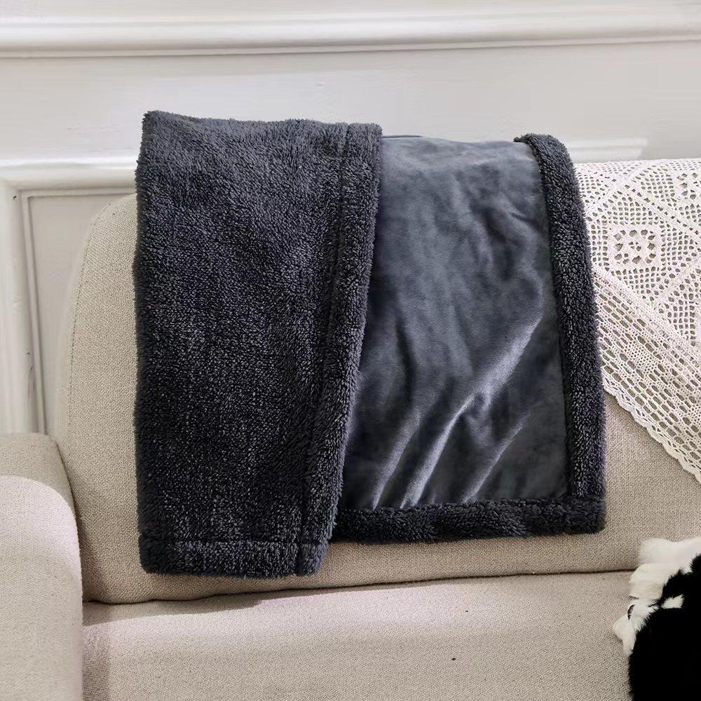 

1pcs Pet Waterproof Blanket Double-layer Thickened Warm Blanket All-season Soft Velvet Short Plush Cover Blanket 50x75cm чёрный