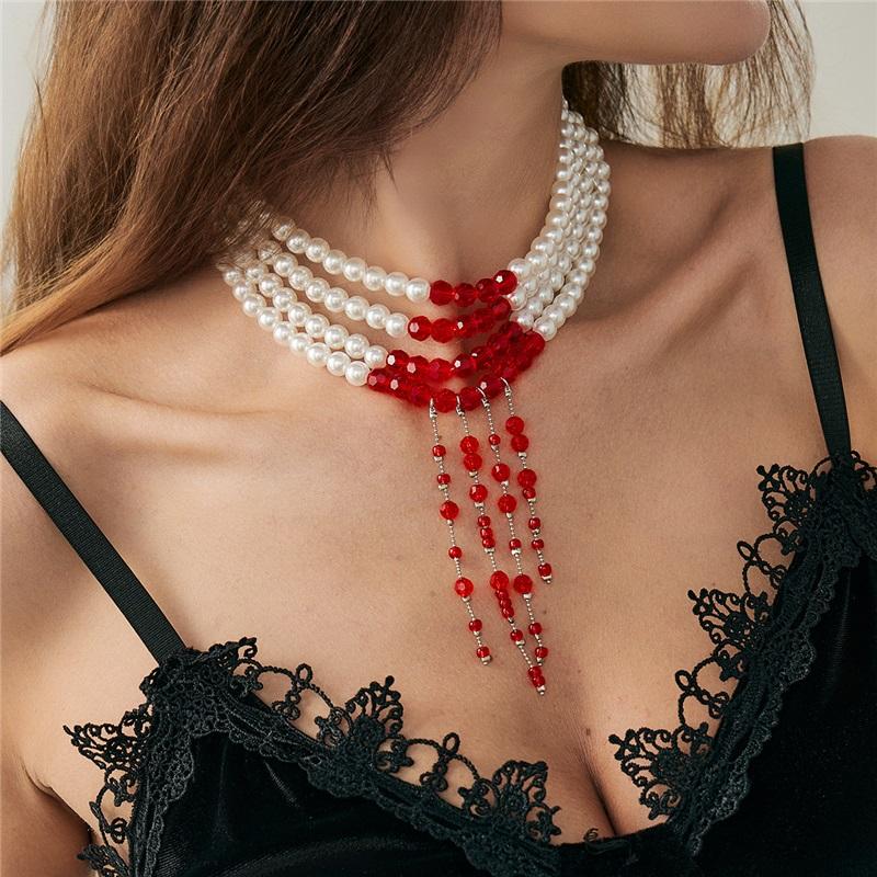 European and American sweet and cool goth bloody tassel choker Halloween blood-stained imitation pearl beaded necklace