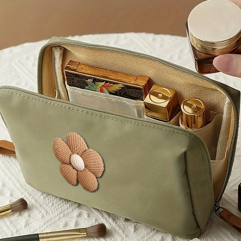 1PC 5 Petal Flower Travel Pouch, Lightweight Brown Floral Zipper Bag for Lipstick Phone Coins, Unisex Black for Daily Travel
