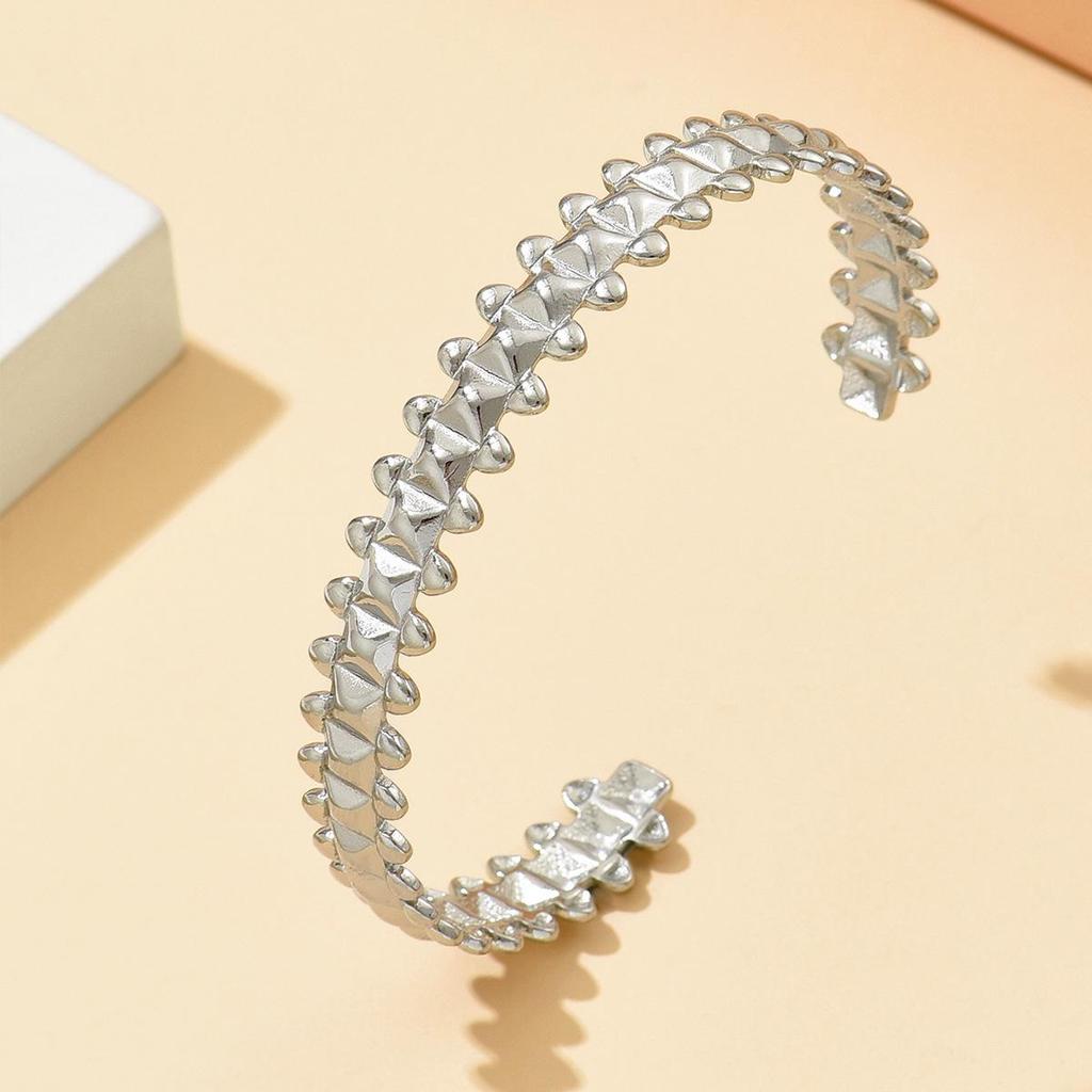 Royal Court Style Adjustable Crown Design Gold-Plated Stainless Steel Bracelet for Women