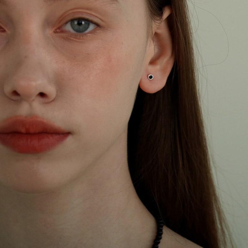 Less is more black onyx necklace (4mm)