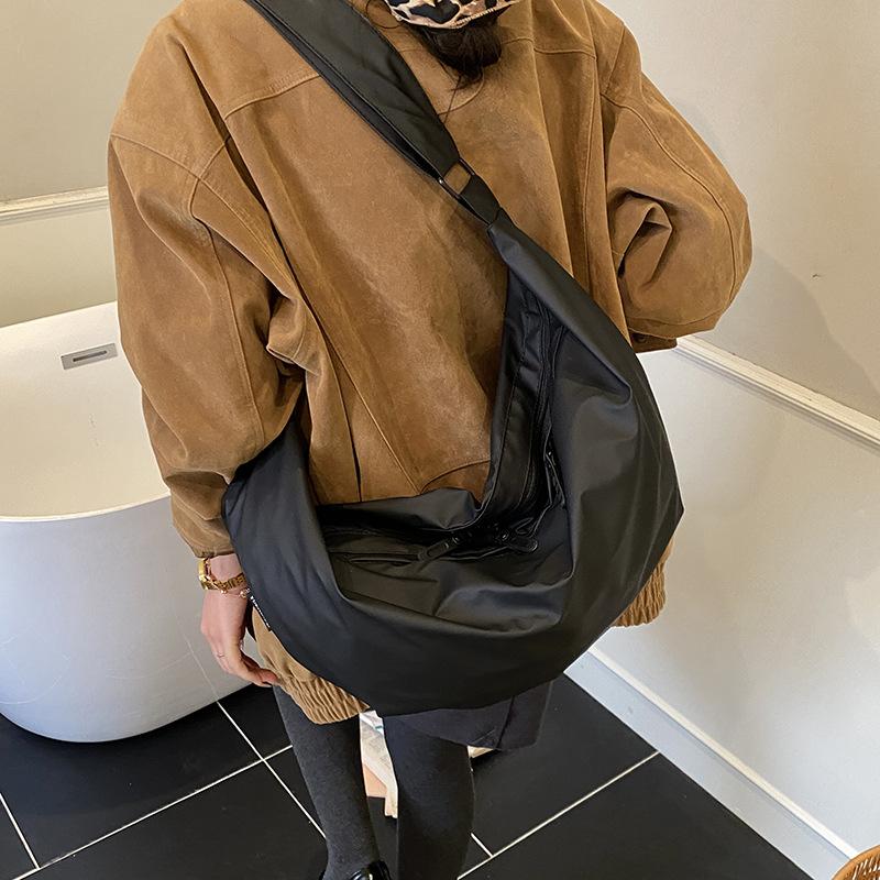 Korean Casual Style Large Capacity Girls Black Messenger Bag Student Canvas Shoulder Bag Commuter Bag Dumpling Bag Tide