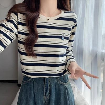 Round Neck Retro Pull-out Striped T-shirt for Women In Autumn Long-sleeved Design Simple Style Embroidered Base Shirt Top