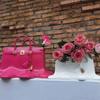 Creatitive Resin Flowers Bag Vase Home Decor Study Office Dining Table Vase Bag for Living Room Decor Bag Vase Luxury Sculpture