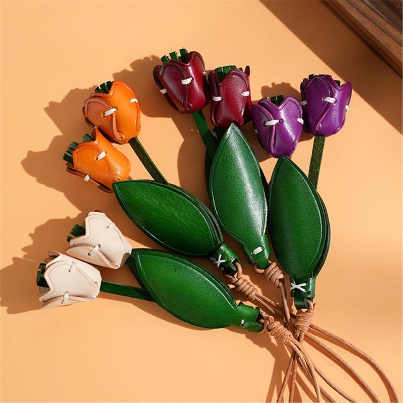 Tulips Keychain Charm Leather Elegant Flower Bag Pendant Hanging Ornament Suitable for Car Mirror or Bag Decoration