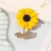 Women Brooch Sunflower Shape Rhinestone Decor Anti-slip Shoulder Bag Suit Coat Collar Hat Scarf Decoration Clothes Pin Party Prom Bride Wedding