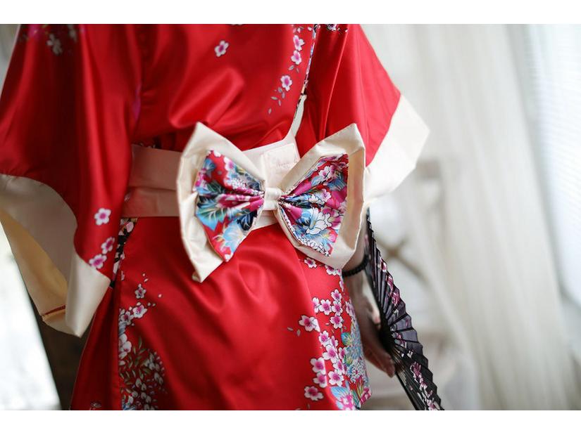 Sexy Deep V Japanese Kimono Bathrobe Set for Women – Playful, Cute, and Perfect for Role-Playing