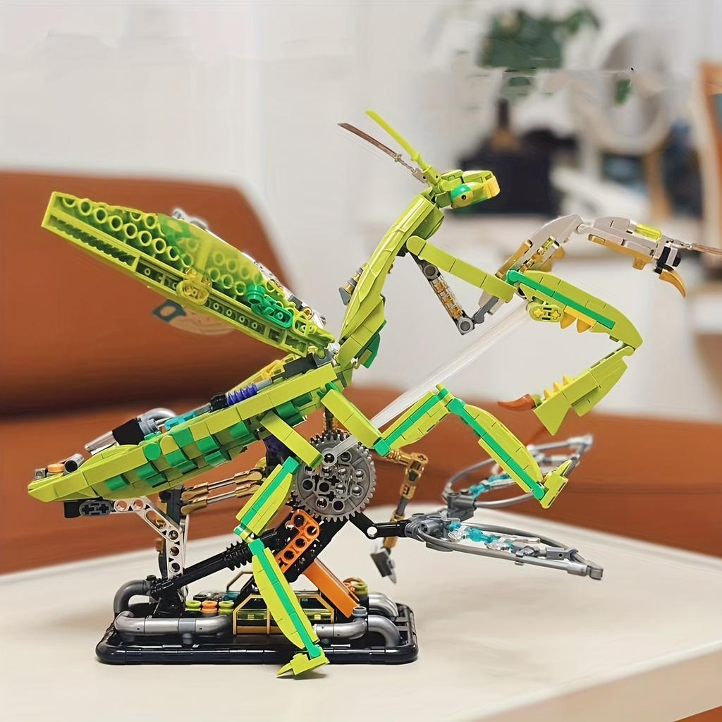 Mechanical Mantis Model Building Blocks, The Perfect Gift For Birthdays, Halloween, Christmas, And Home Decoration