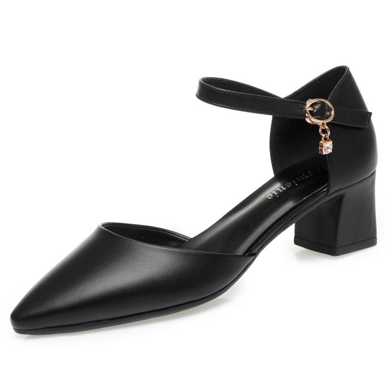 Nuevos zapatos de vestir blancos de primavera y verano, cuero suave, suela blanda, zapatos negros de trabajo, bolso hueco para mujer, hebilla de una palabra, correa, zapatos de cuero para mujer