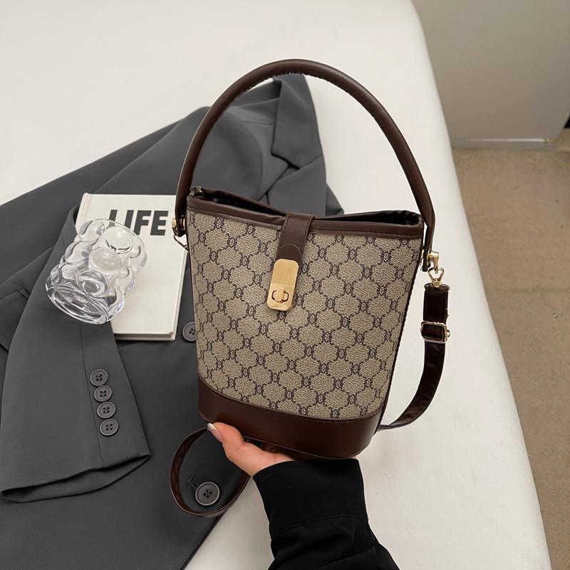 Trendige Damen-Beuteltasche Stilvolle Retro-Umhängetasche Für den täglichen Gebrauch in Schwarz Beige Kaffee Khaki